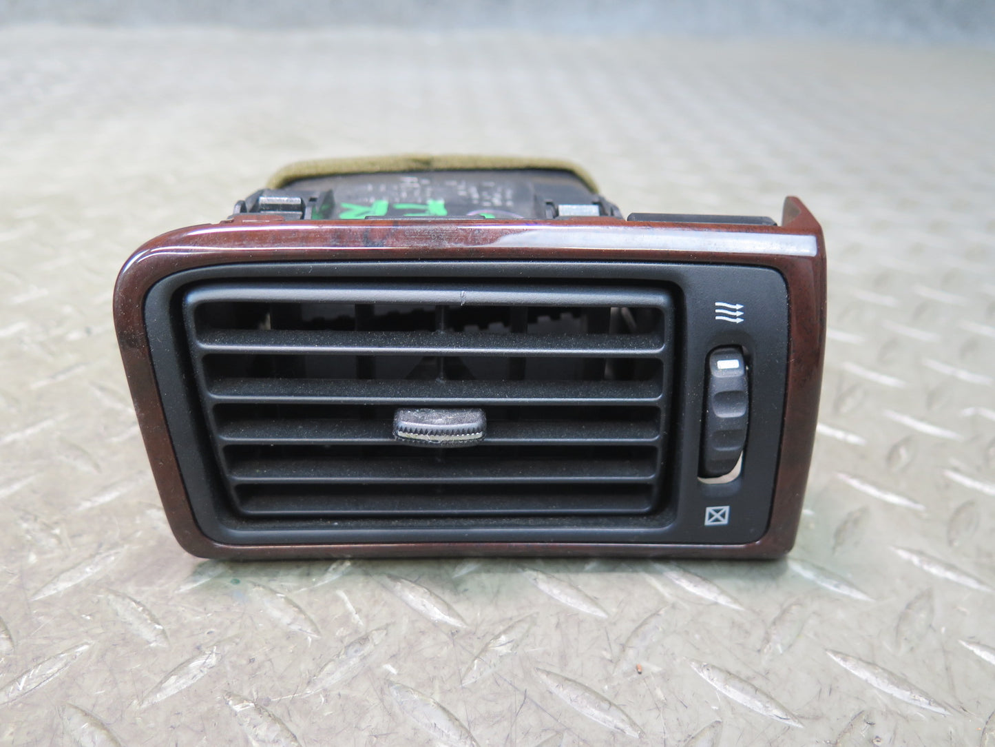 99-01 Toyota Crown JZS175 Dash Front Left & Right A/C Air Vent Wood Set OEM