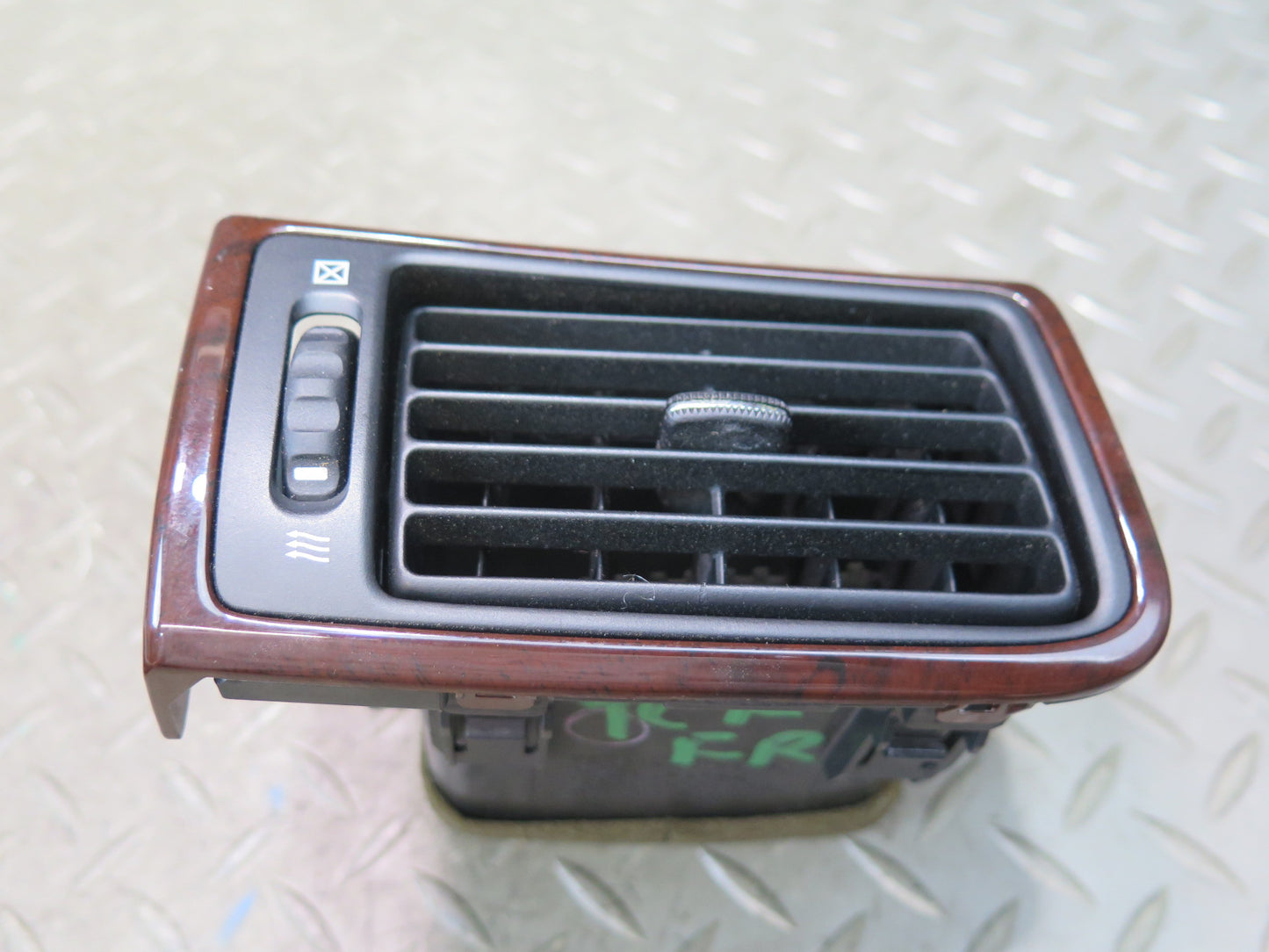 99-01 Toyota Crown JZS175 Dash Front Left & Right A/C Air Vent Wood Set OEM