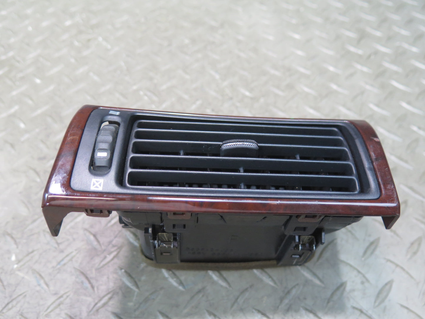 99-01 Toyota Crown JZS175 Dash Front Left & Right A/C Air Vent Wood Set OEM
