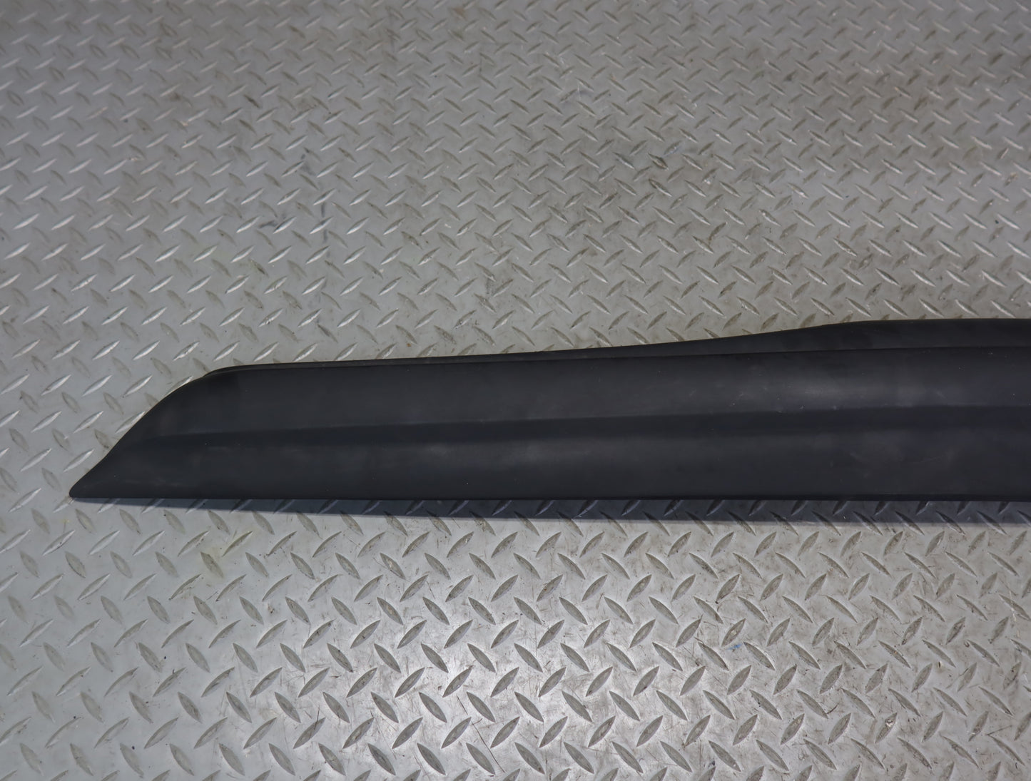 73-89 Mercedes R107 Rear Bumper Left & Right Extension Rubber END Pad OEM