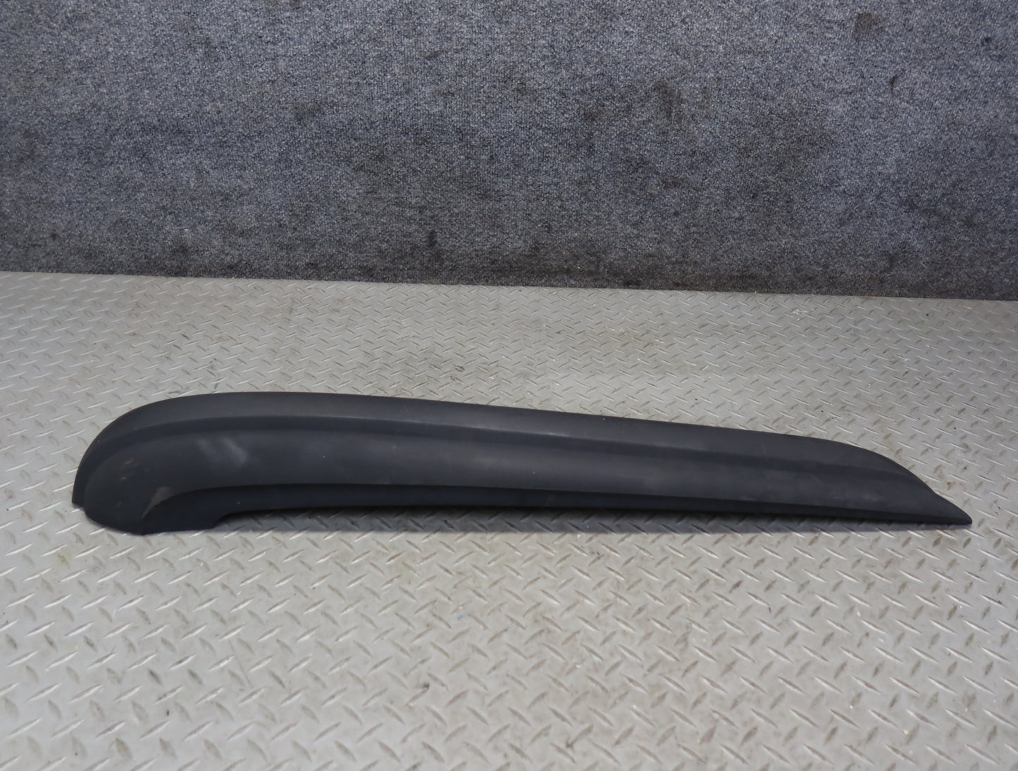 73-89 Mercedes R107 Rear Bumper Left & Right Extension Rubber END Pad OEM