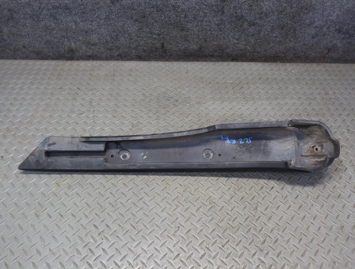 73-89 Mercedes R107 Rear Bumper Left & Right Extension Rubber END Pad OEM