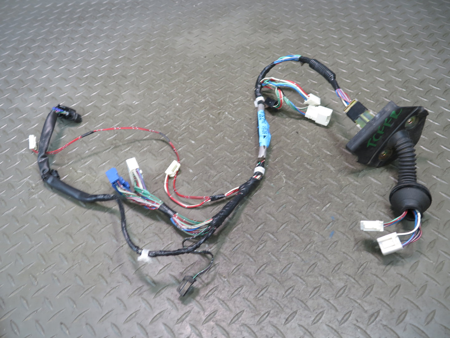 99-01 Toyota Crown JZS175 Front Right Door Wire Wiring Harness 82151-3A230 OEM