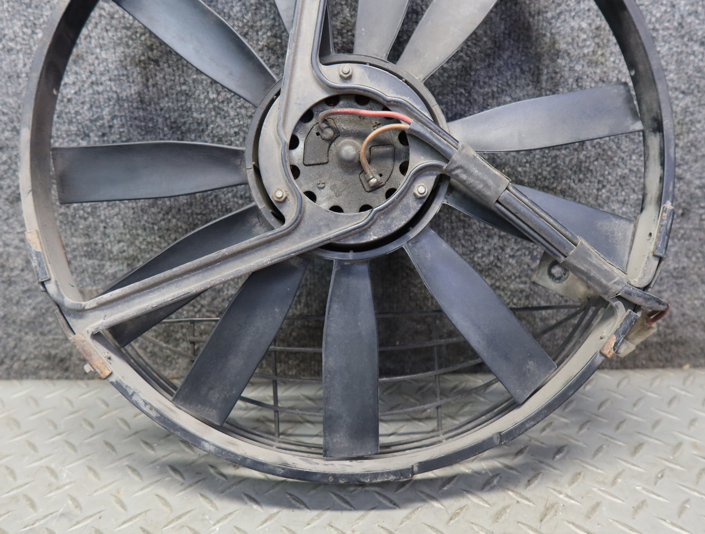 1984-1986 Porsche 928 S A/C Air Condition Condenser Cooling Fan Blade