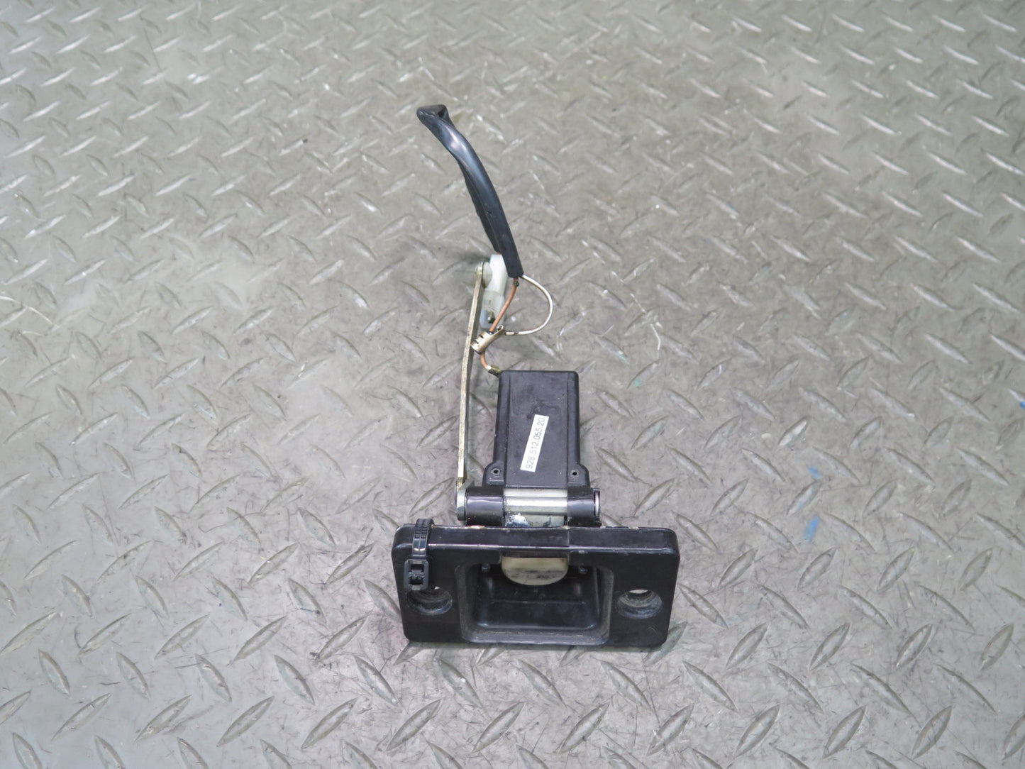 1984-1986 Porsche 928 Rear Trunk Hatch Lock Latch Receiver w Actuator Motor
