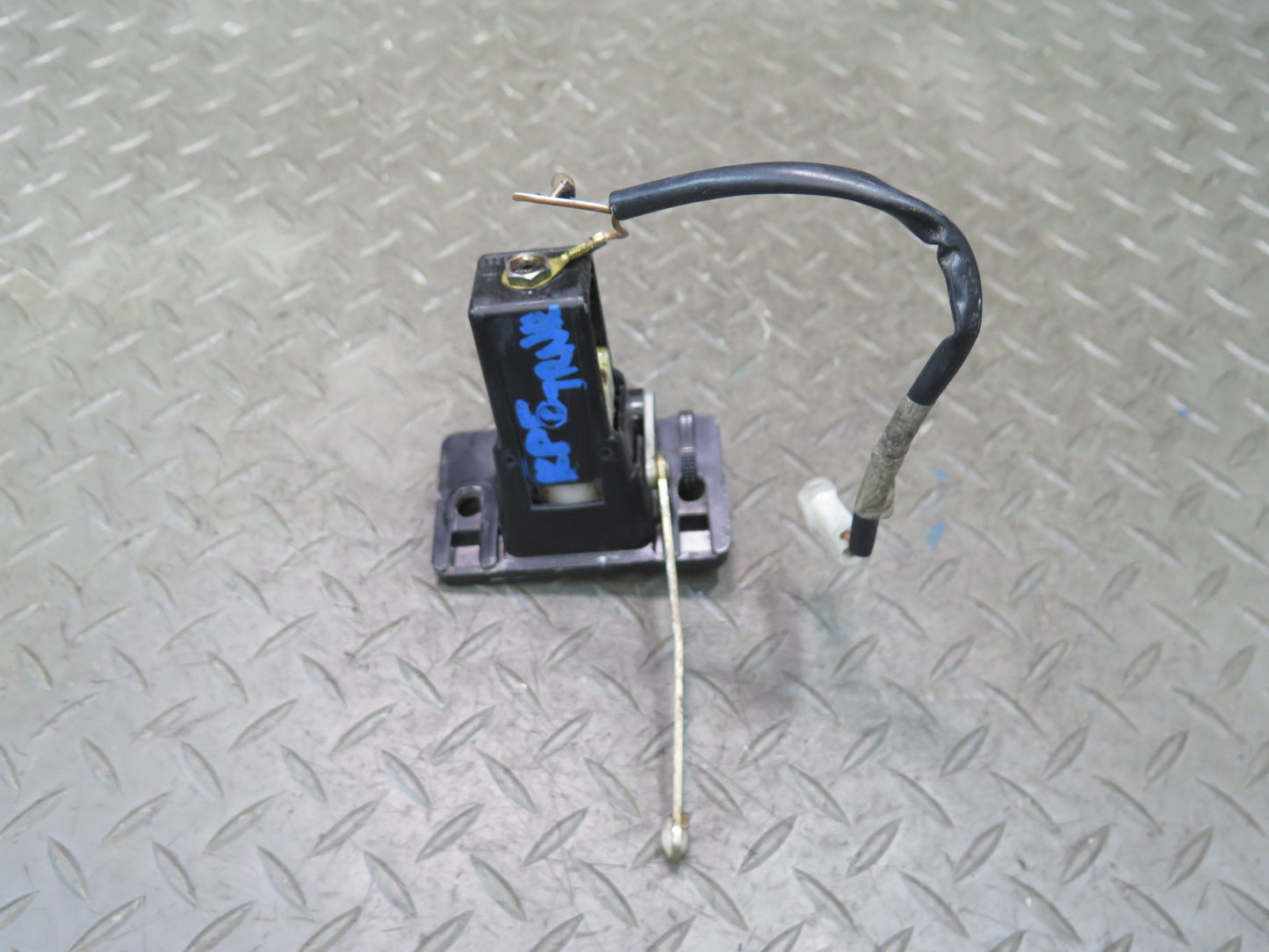 1984-1986 Porsche 928 Rear Trunk Hatch Lock Latch Receiver w Actuator Motor