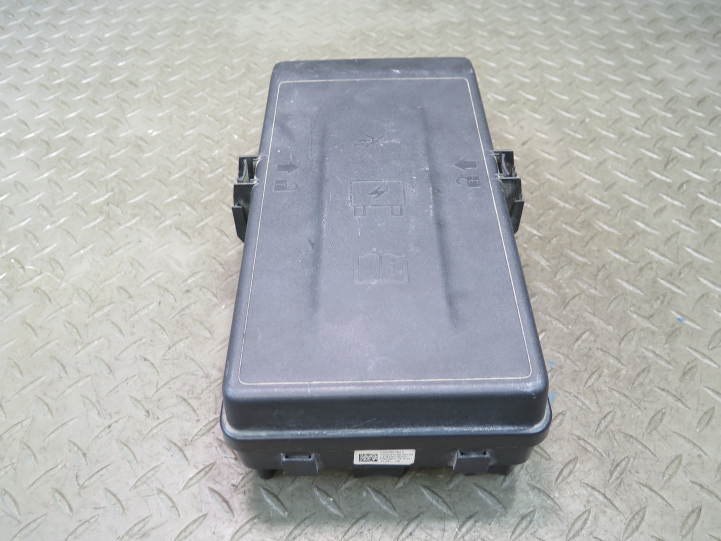 2018 Jeep Wrangler JL 3.6L Engine Bay Fuse Relay Box Module 68298935AD OEM