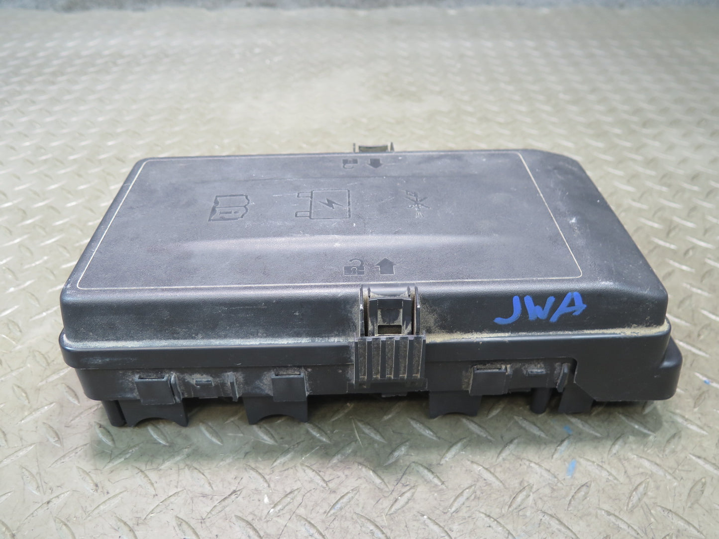 2018 Jeep Wrangler JL 3.6L Engine Bay Fuse Relay Box Module 68298935AD OEM