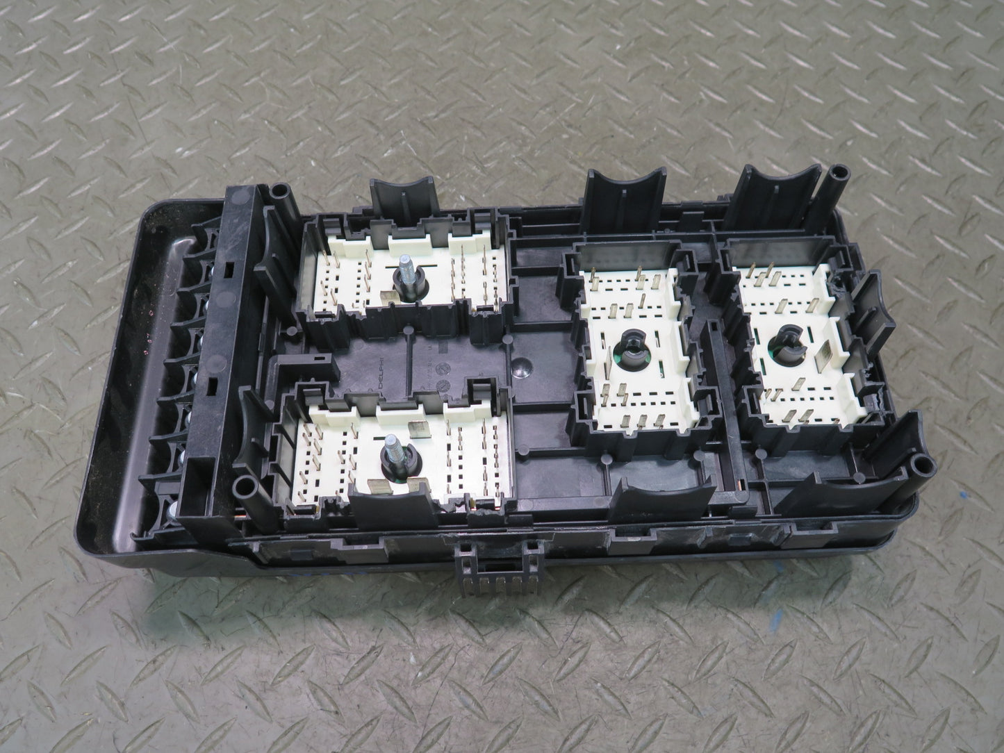 2018 Jeep Wrangler JL 3.6L Engine Bay Fuse Relay Box Module 68298935AD OEM
