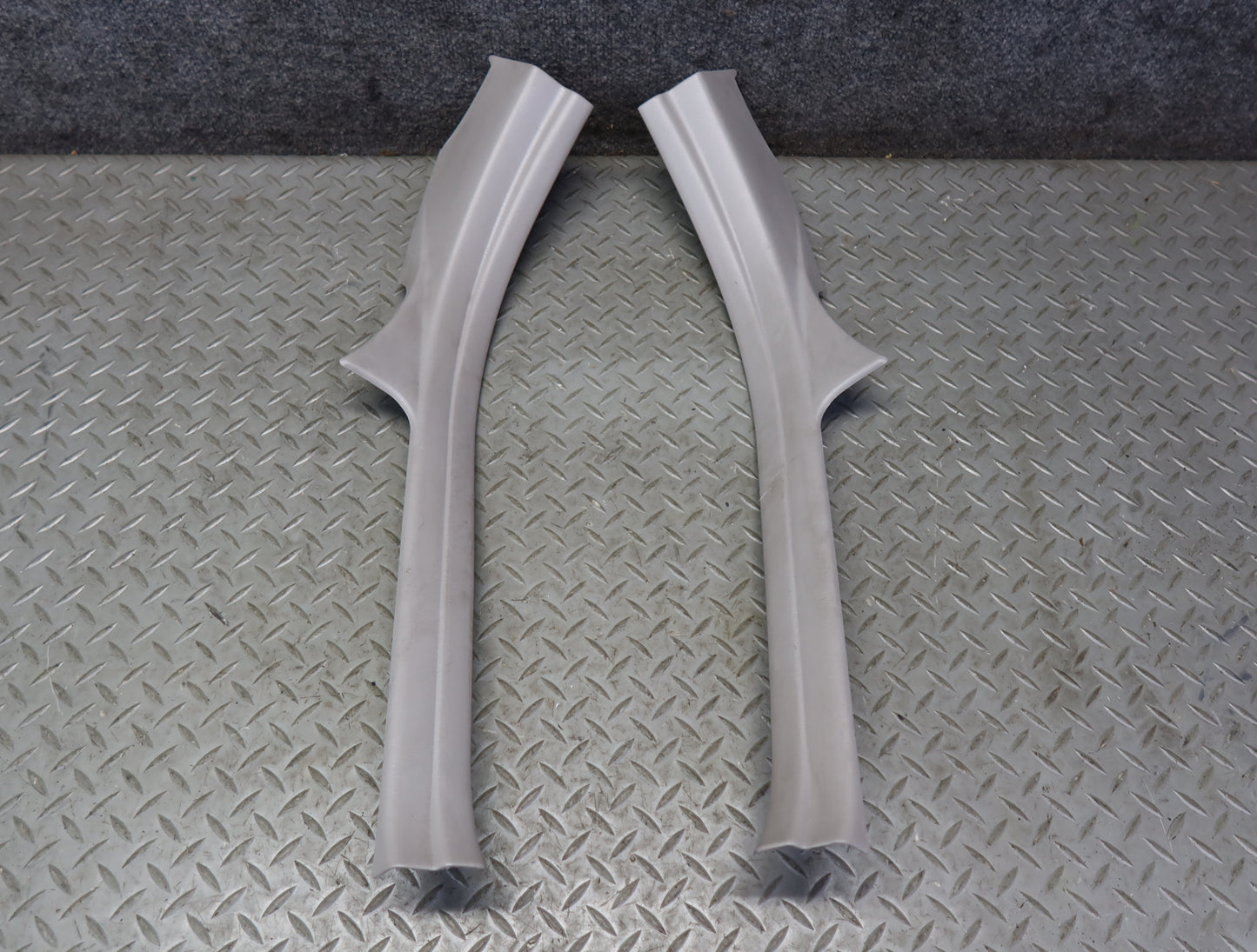 99-01 Toyota Crown JZS175 Rear Door Scuff Sill Plate Trim Set Gray OEM