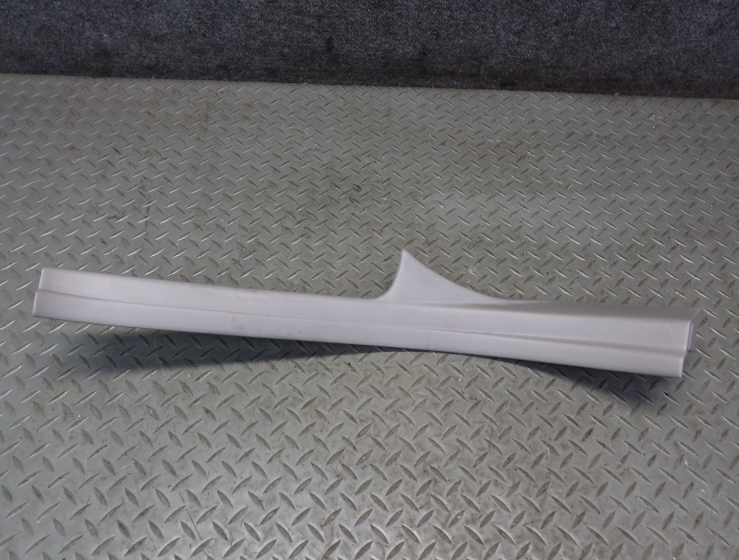 99-01 Toyota Crown JZS175 Rear Door Scuff Sill Plate Trim Set Gray OEM