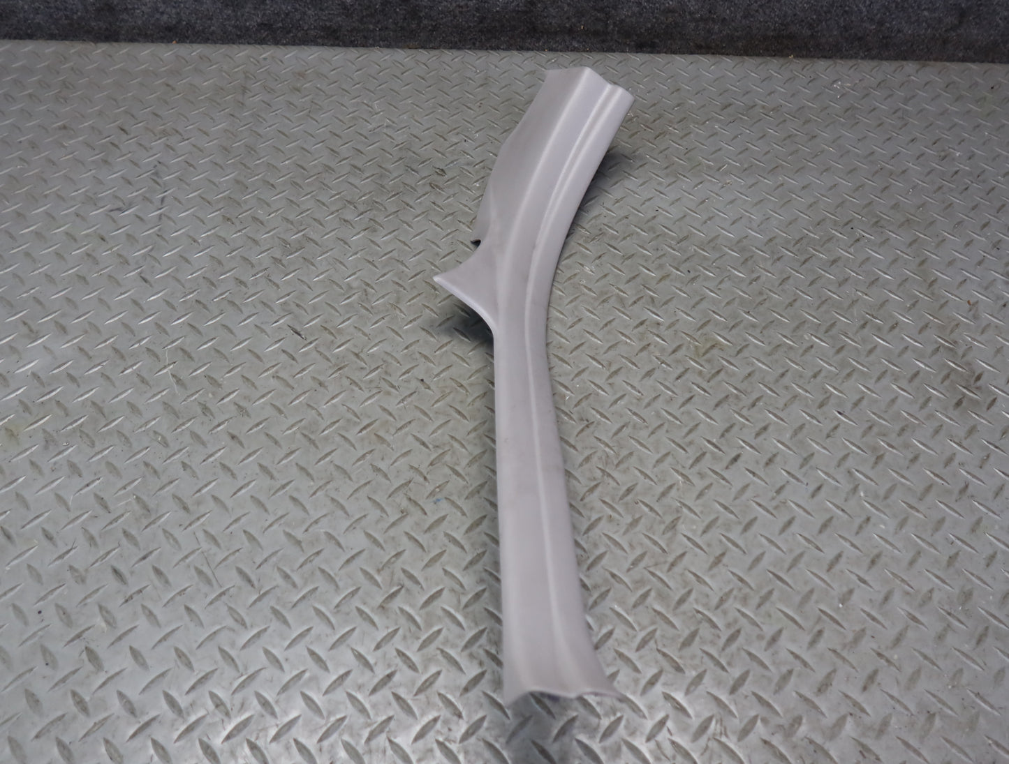 99-01 Toyota Crown JZS175 Rear Door Scuff Sill Plate Trim Set Gray OEM
