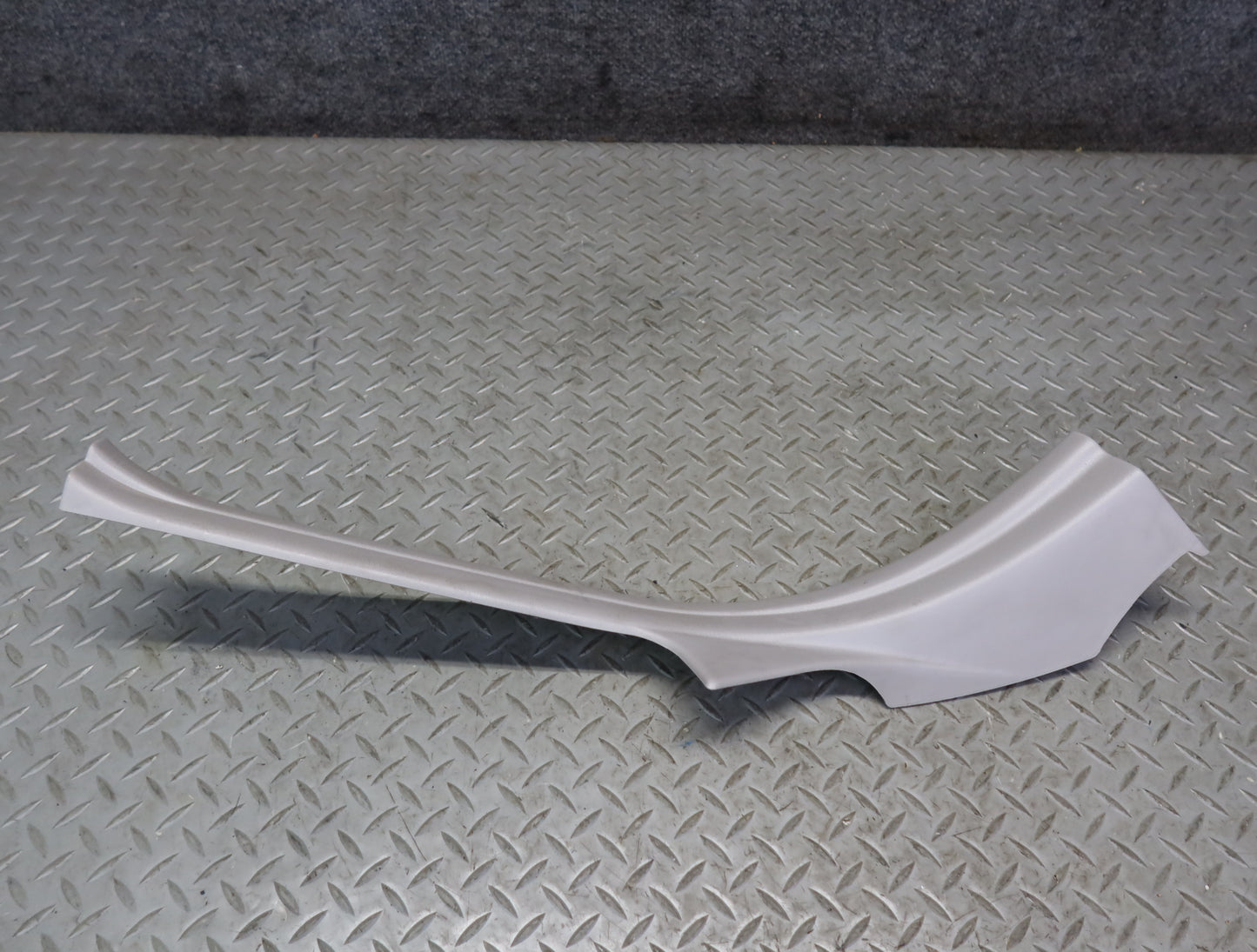 99-01 Toyota Crown JZS175 Rear Door Scuff Sill Plate Trim Set Gray OEM