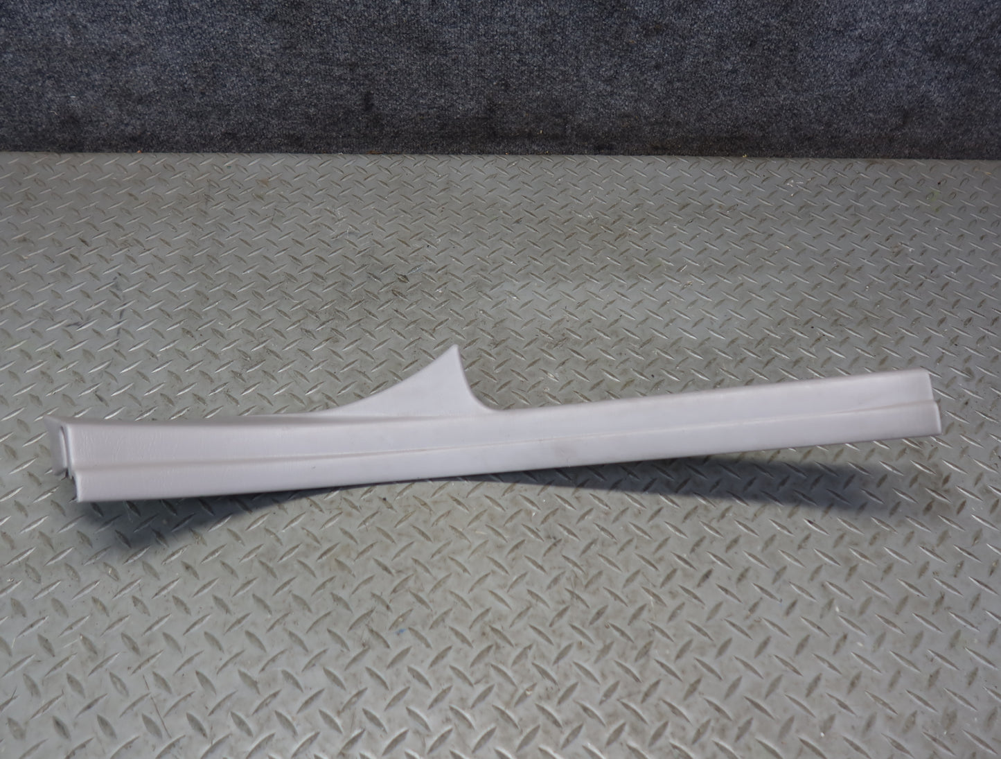 99-01 Toyota Crown JZS175 Rear Door Scuff Sill Plate Trim Set Gray OEM