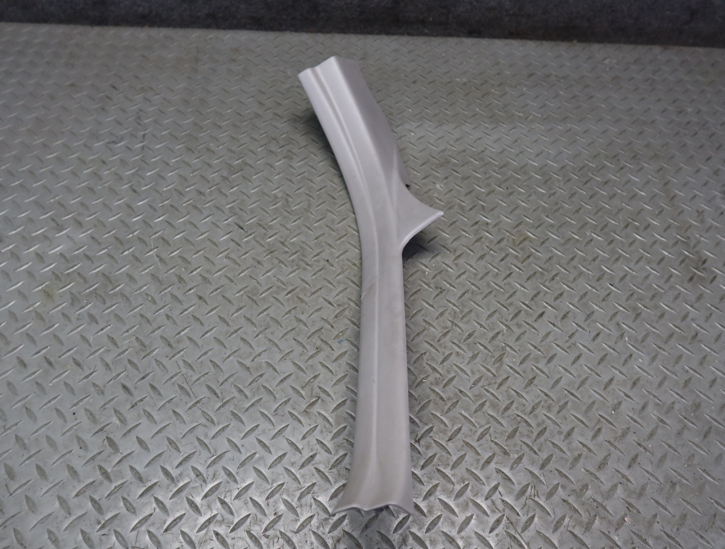 99-01 Toyota Crown JZS175 Rear Door Scuff Sill Plate Trim Set Gray OEM