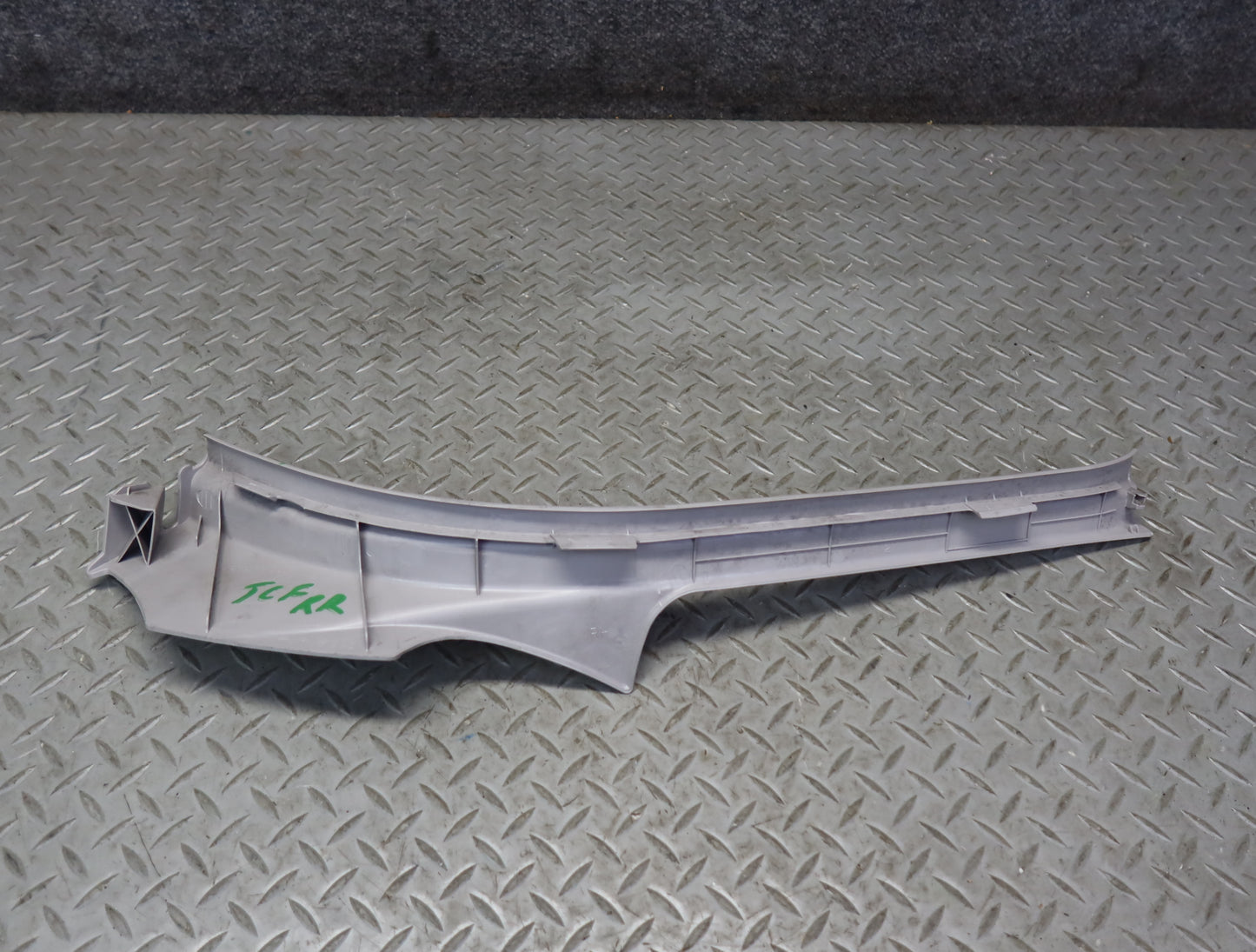 99-01 Toyota Crown JZS175 Rear Door Scuff Sill Plate Trim Set Gray OEM