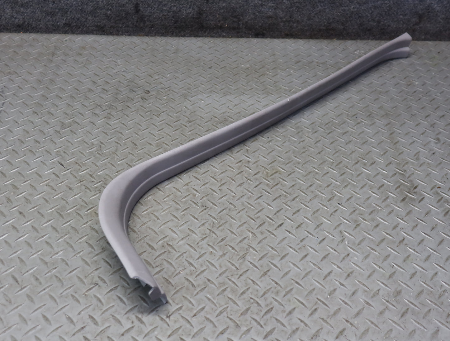 99-01 Toyota Crown JZS175 Front Door Scuff Sill Plate Trim Set Gray OEM