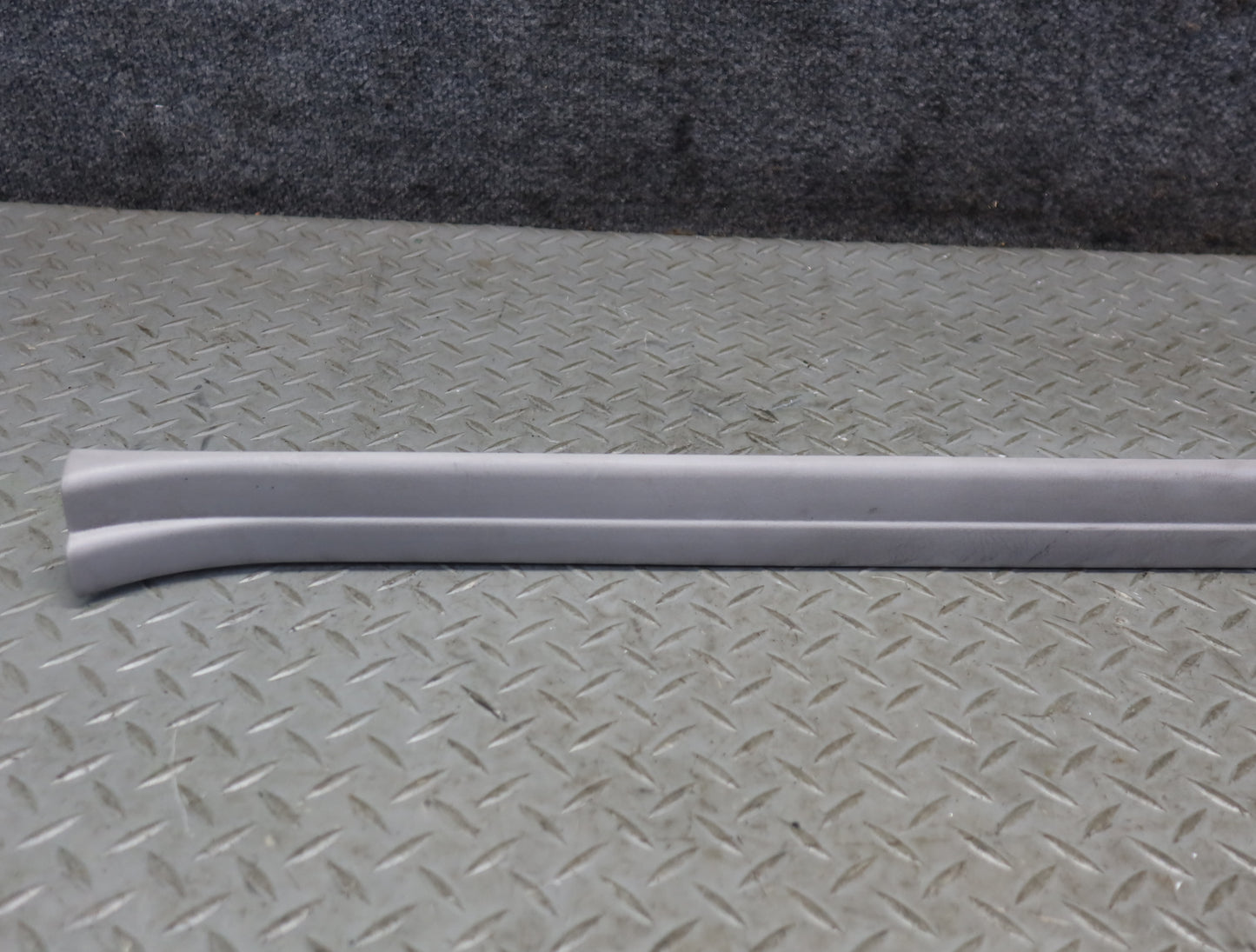 99-01 Toyota Crown JZS175 Front Door Scuff Sill Plate Trim Set Gray OEM