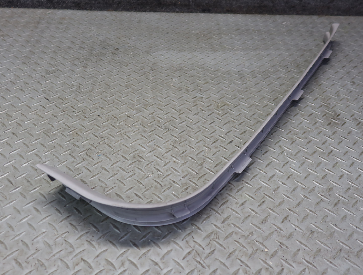 99-01 Toyota Crown JZS175 Front Door Scuff Sill Plate Trim Set Gray OEM