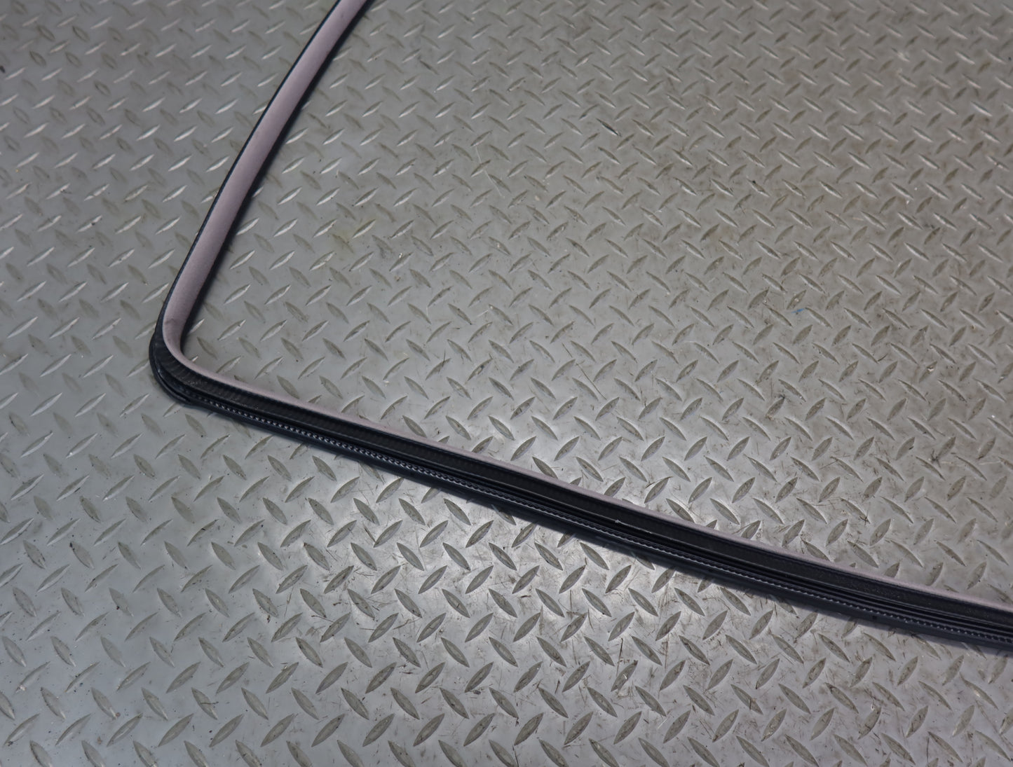 99-01 Toyota Crown JZS175 Front Left Door Weatherstrip Rubber Seal Gasket OEM