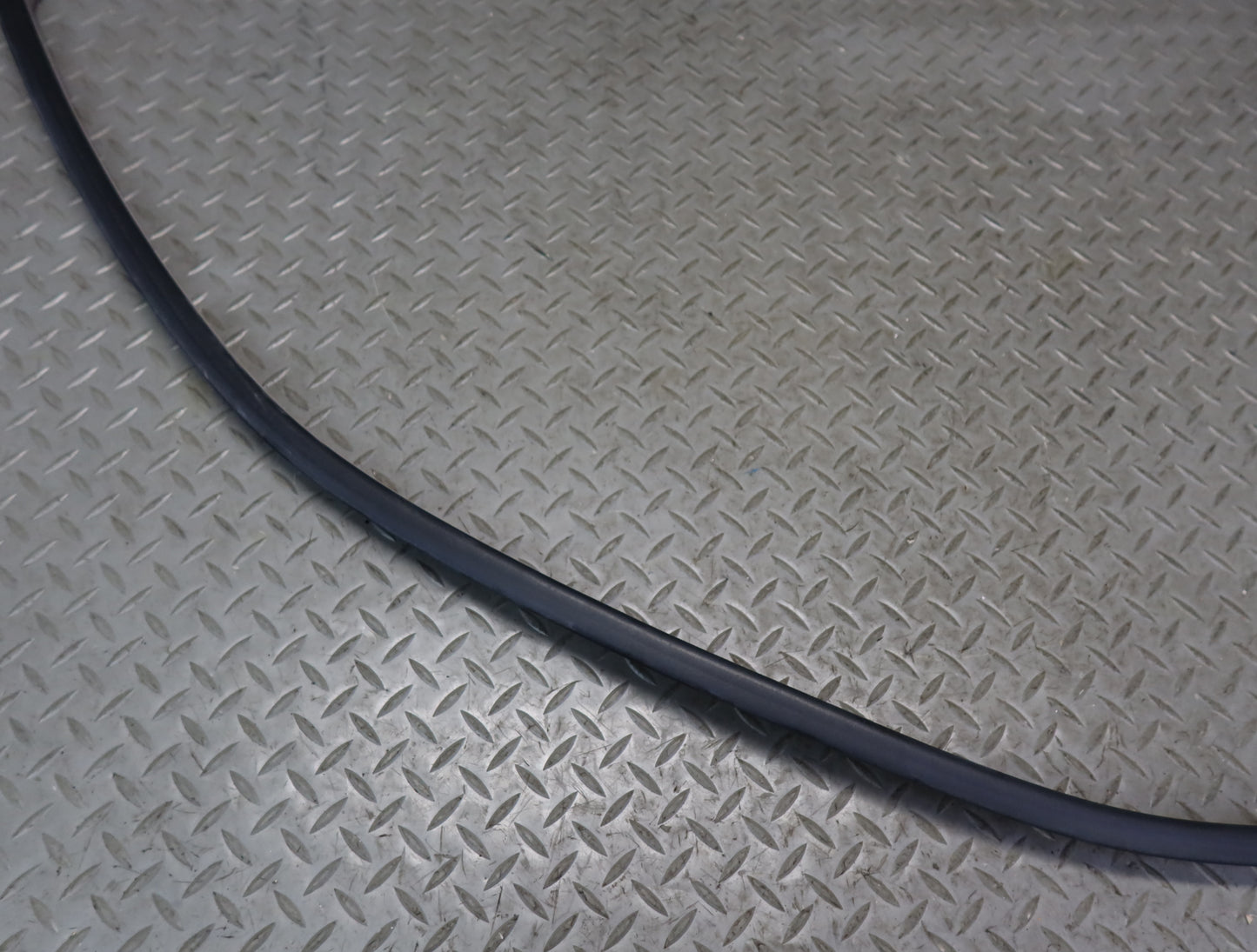 99-01 Toyota Crown JZS175 Front Left Door Weatherstrip Rubber Seal Gasket OEM