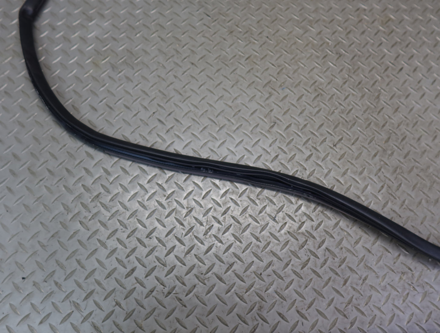 99-01 Toyota Crown JZS175 Rear Left Door Weatherstrip Rubber Seal Gasket OEM