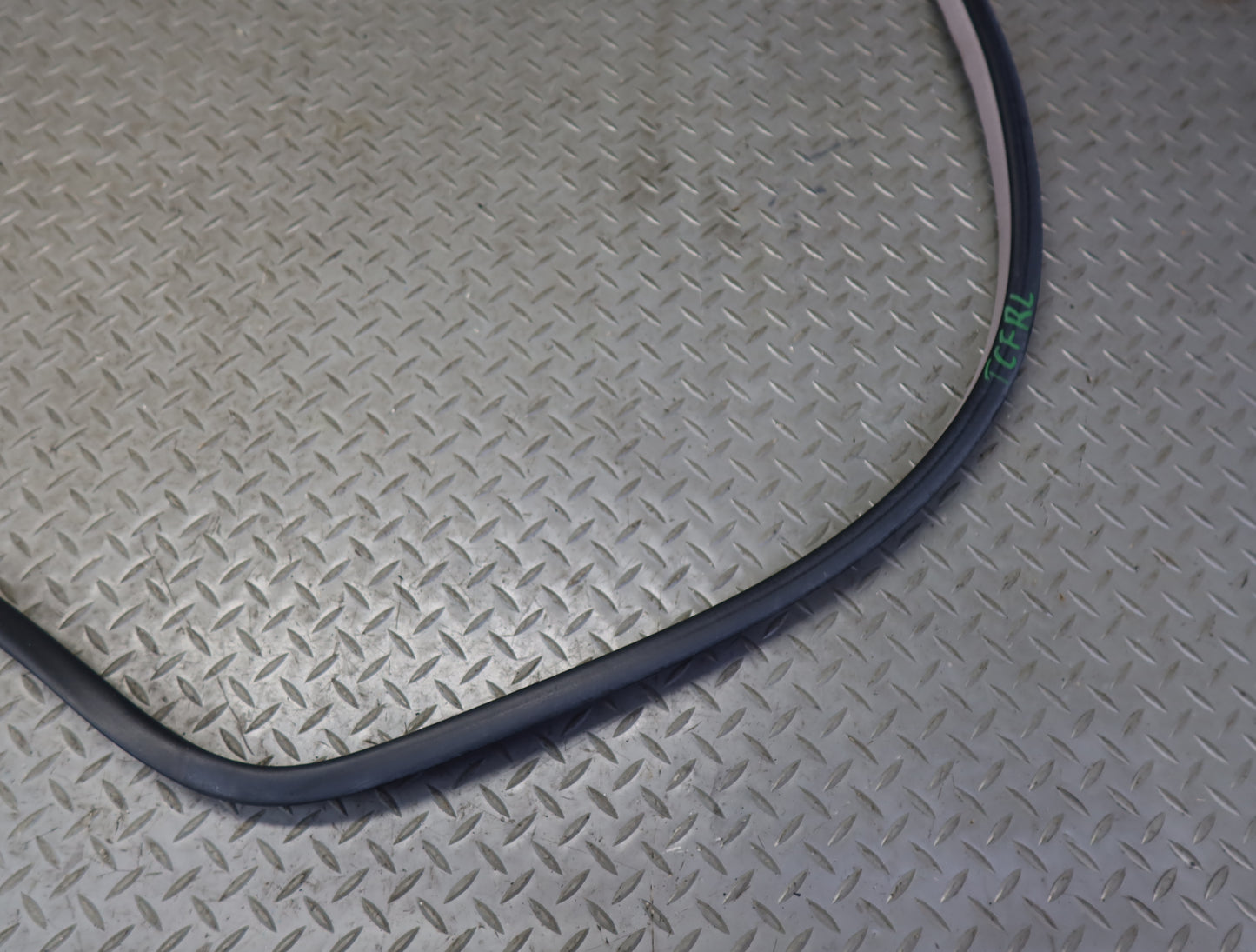 99-01 Toyota Crown JZS175 Rear Left Door Weatherstrip Rubber Seal Gasket OEM