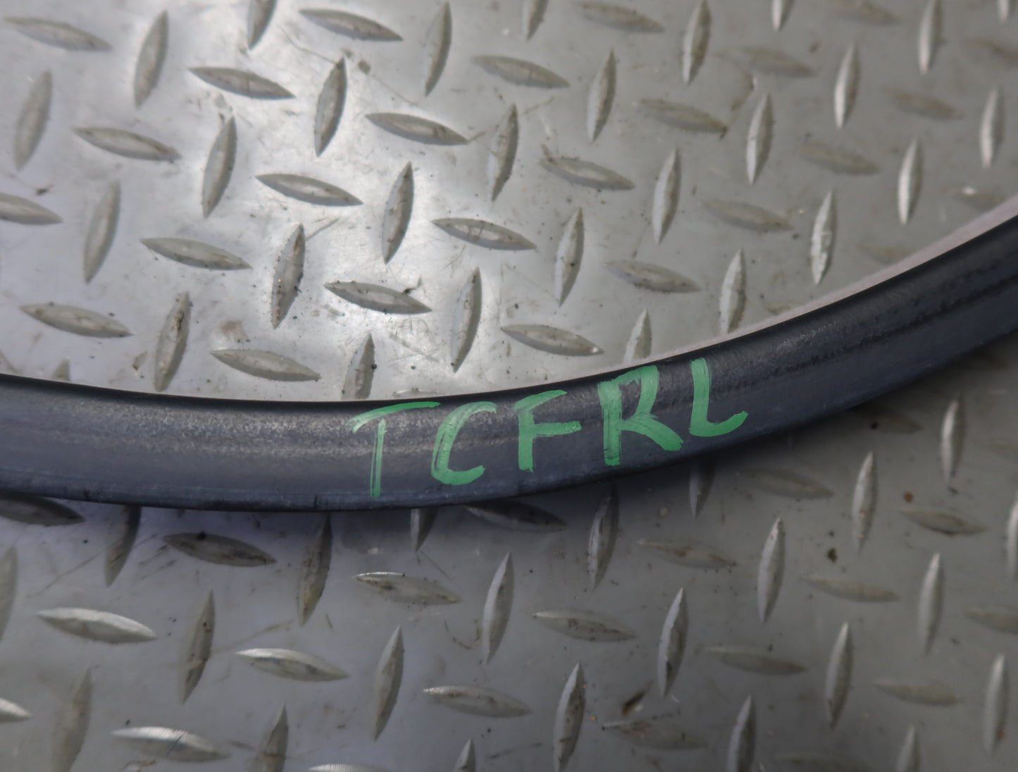 99-01 Toyota Crown JZS175 Rear Left Door Weatherstrip Rubber Seal Gasket OEM