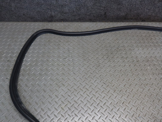 99-01 Toyota Crown JZS175 Rear Trunk Lid Weatherstrip Rubber Seal OEM