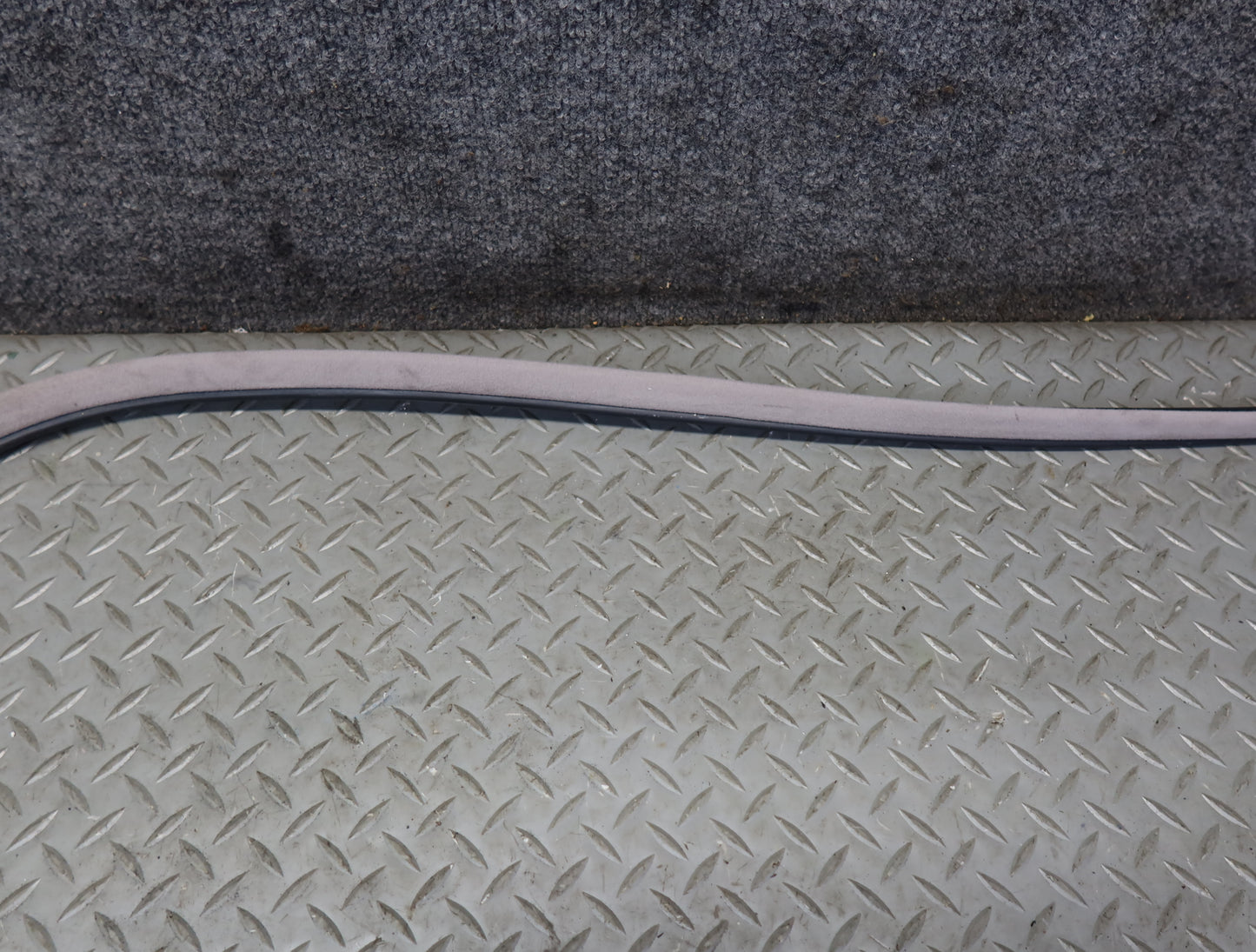 99-01 Toyota Crown JZS175 Rear Right Door Weatherstrip Rubber Seal Gasket OEM
