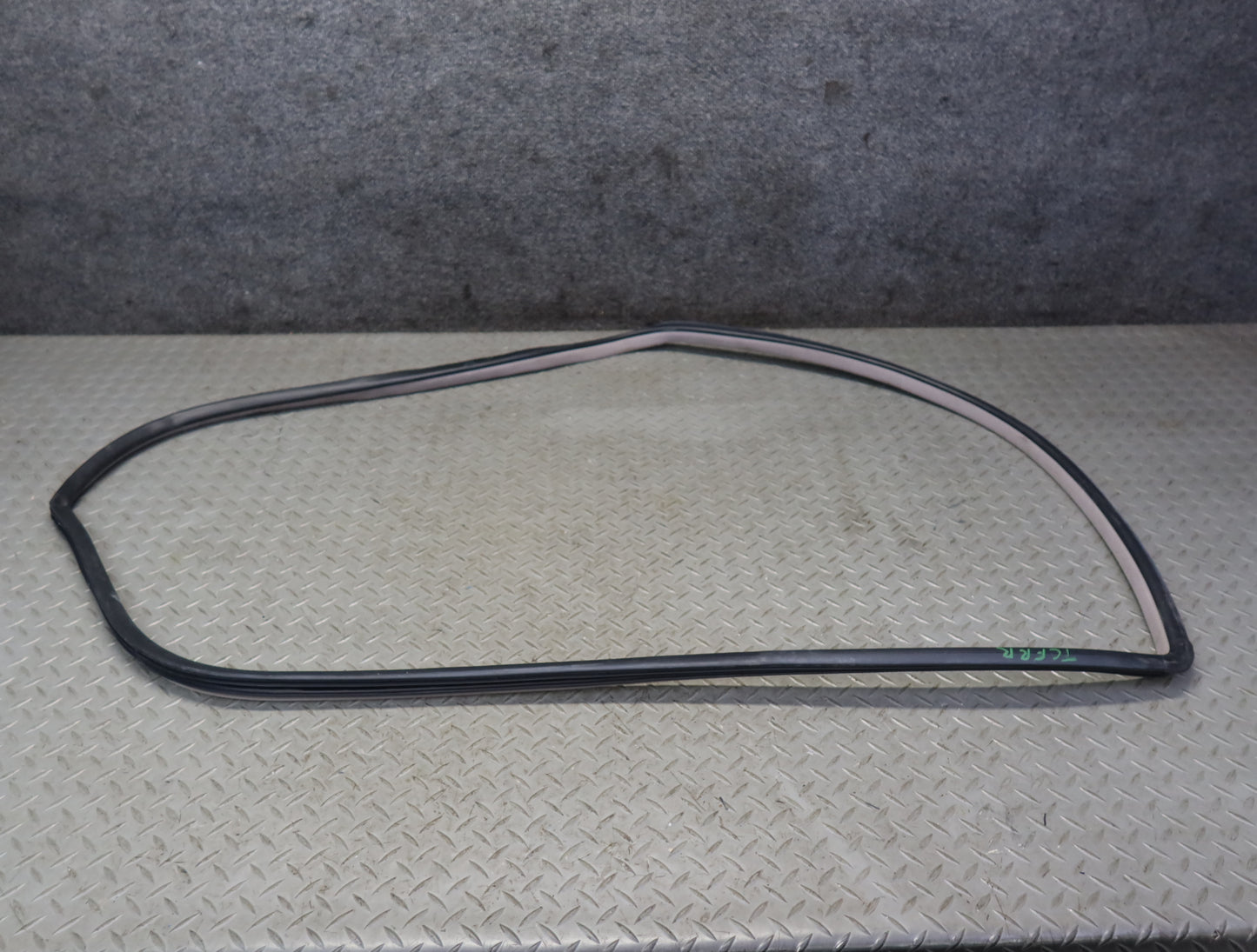 99-01 Toyota Crown JZS175 Rear Right Door Weatherstrip Rubber Seal Gasket OEM