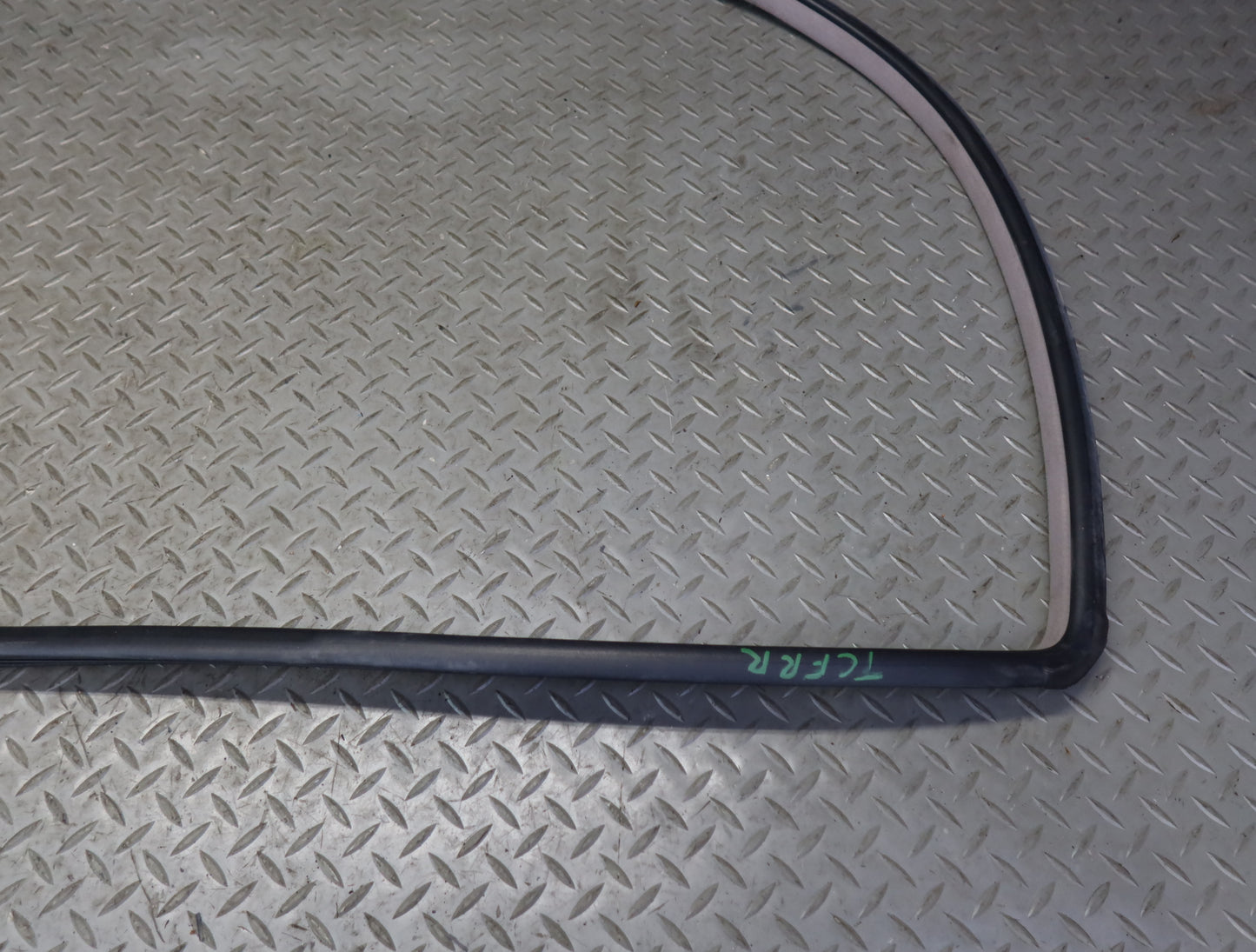 99-01 Toyota Crown JZS175 Rear Right Door Weatherstrip Rubber Seal Gasket OEM