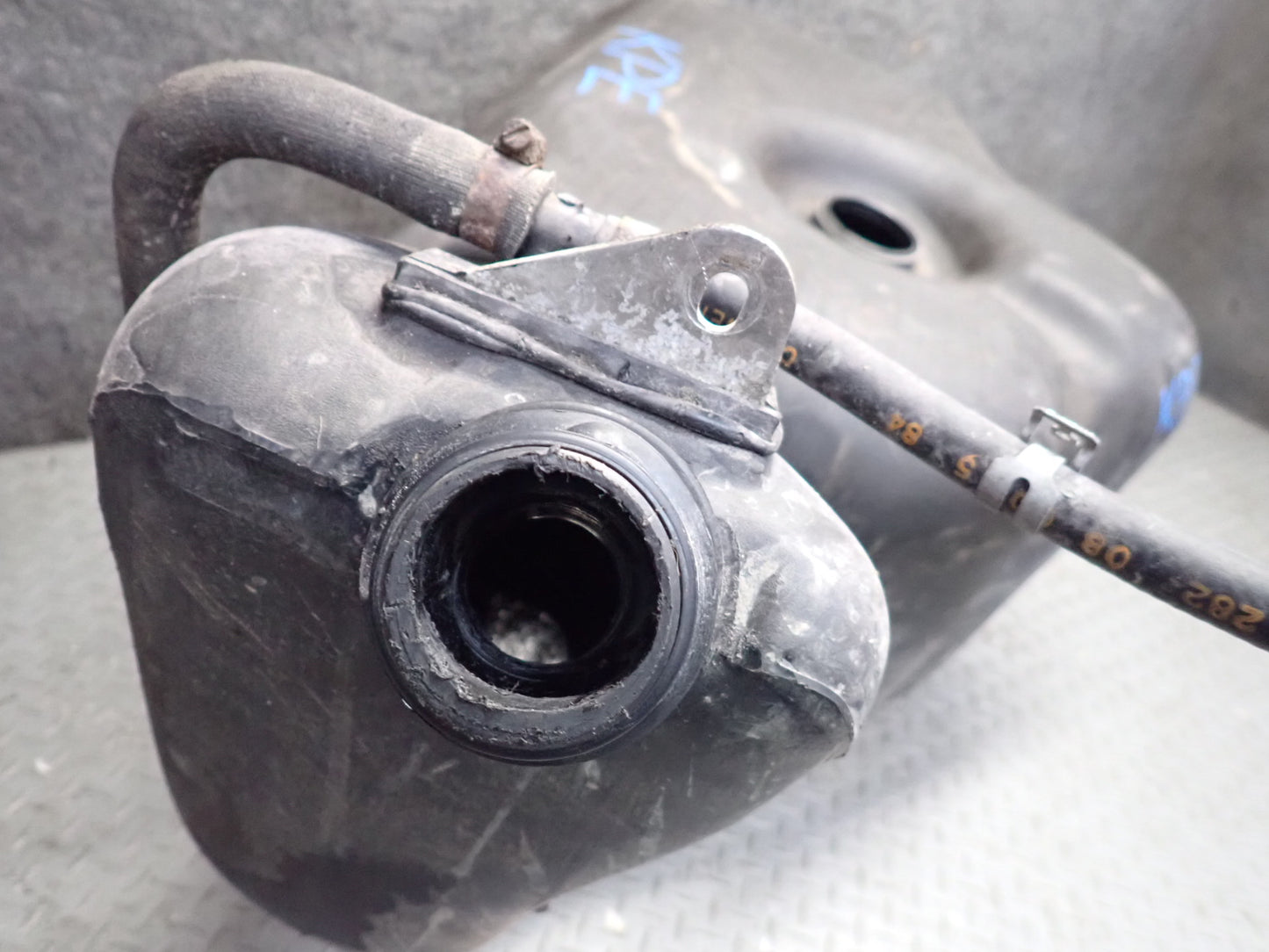 1984-1995 Porsche 928 S Fuel Tank Unit
