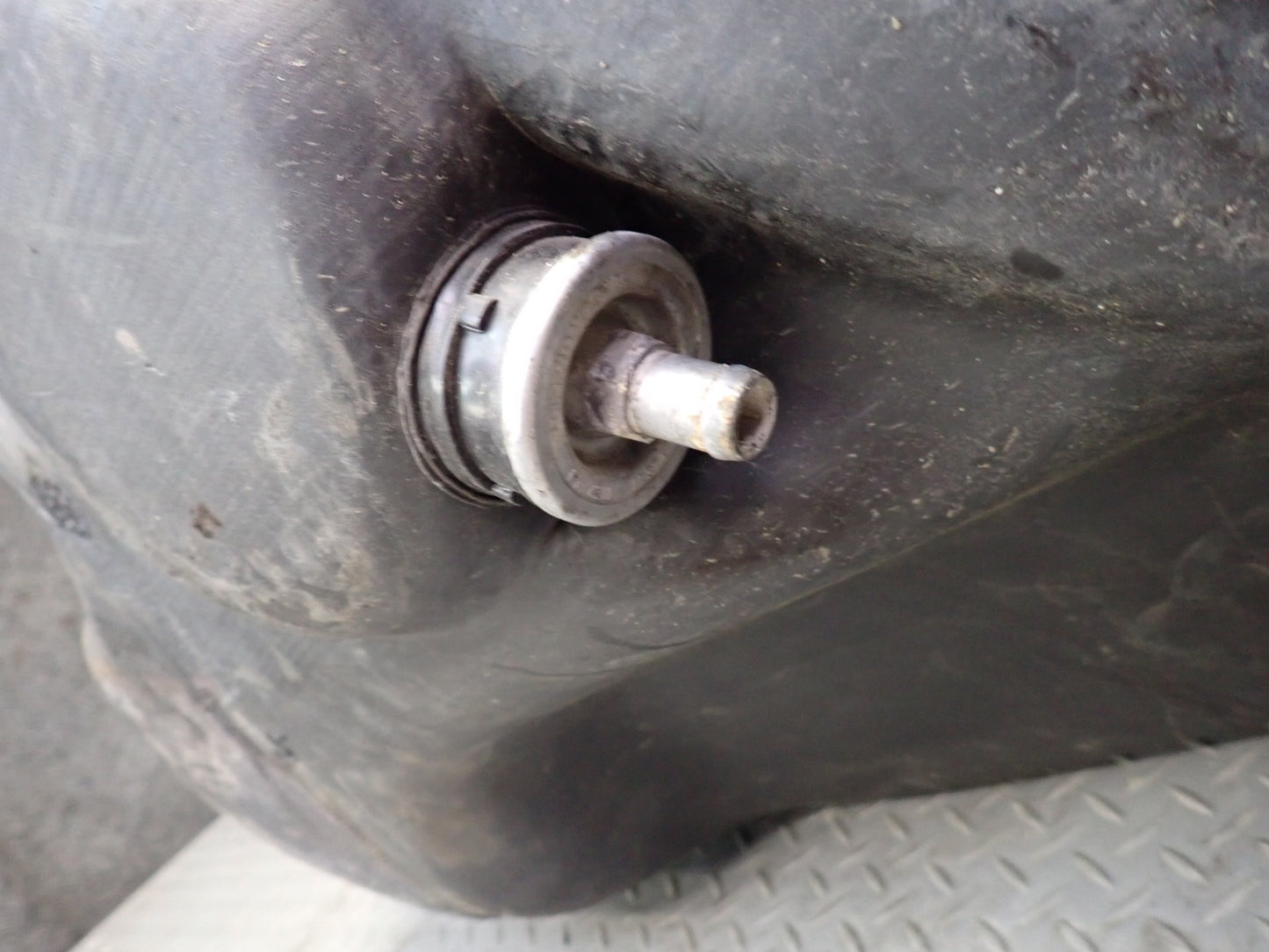1984-1995 Porsche 928 S Fuel Tank Unit