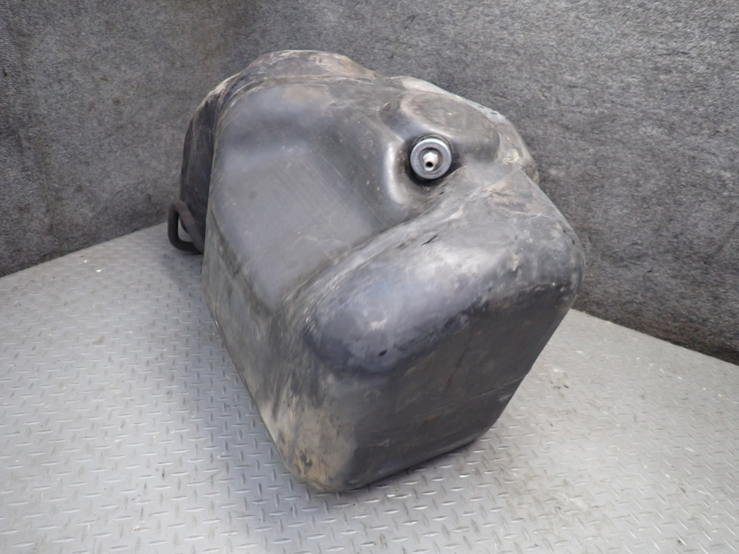 1984-1995 Porsche 928 S Fuel Tank Unit