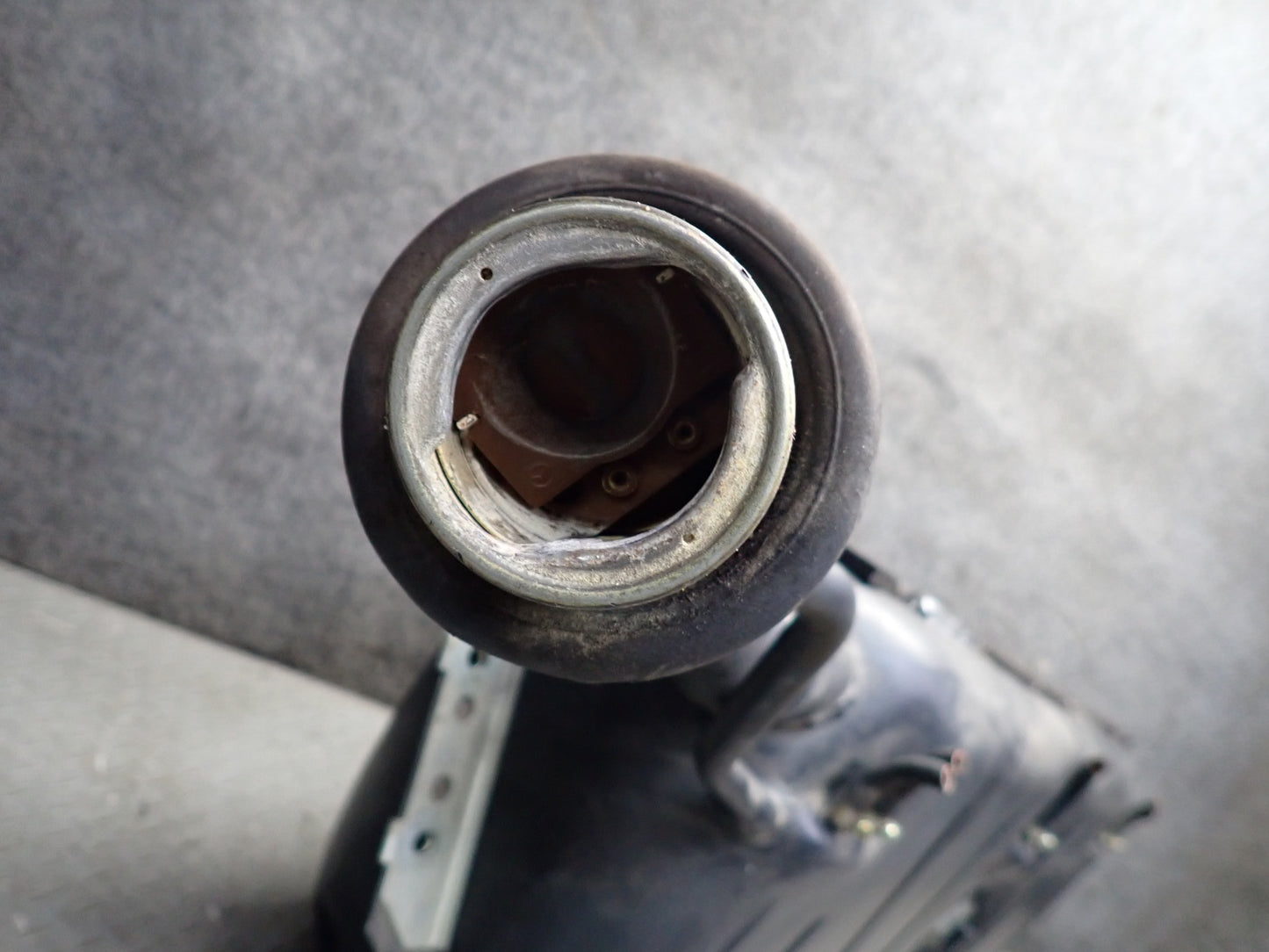 86-89 Mercedes R107 560SL Gas Fuel Tank Assembly w Filler Neck & Cap OEM