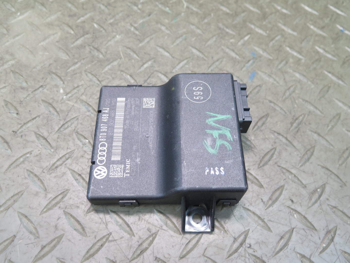 11-12 Audi A5 S5 Interface Gateway Can-bus Control Module 8T0907468AJ OEM