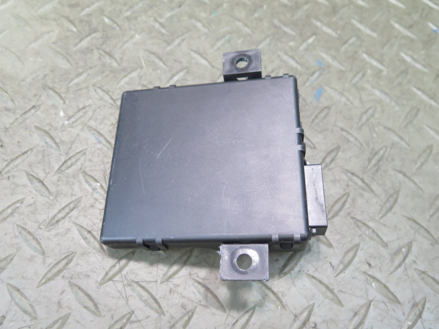 11-12 Audi A5 S5 Interface Gateway Can-bus Control Module 8T0907468AJ OEM