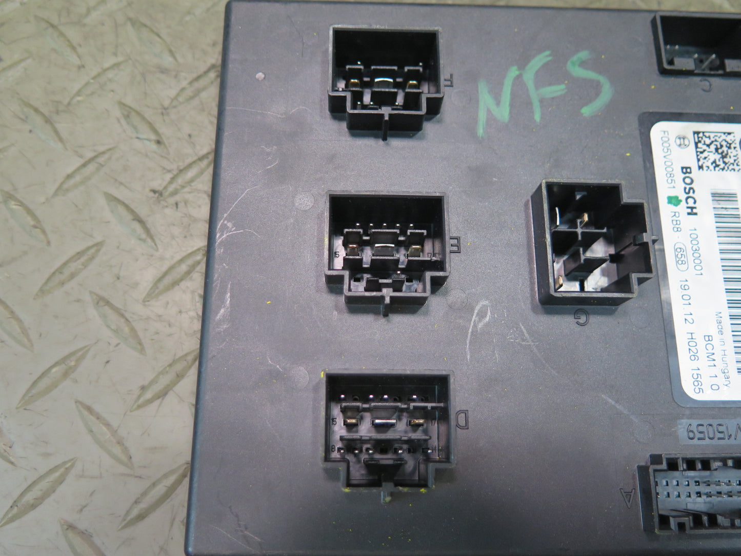 10-12 Audi B8 A5 S5 Body Control Module BCM 8K0907063P OEM