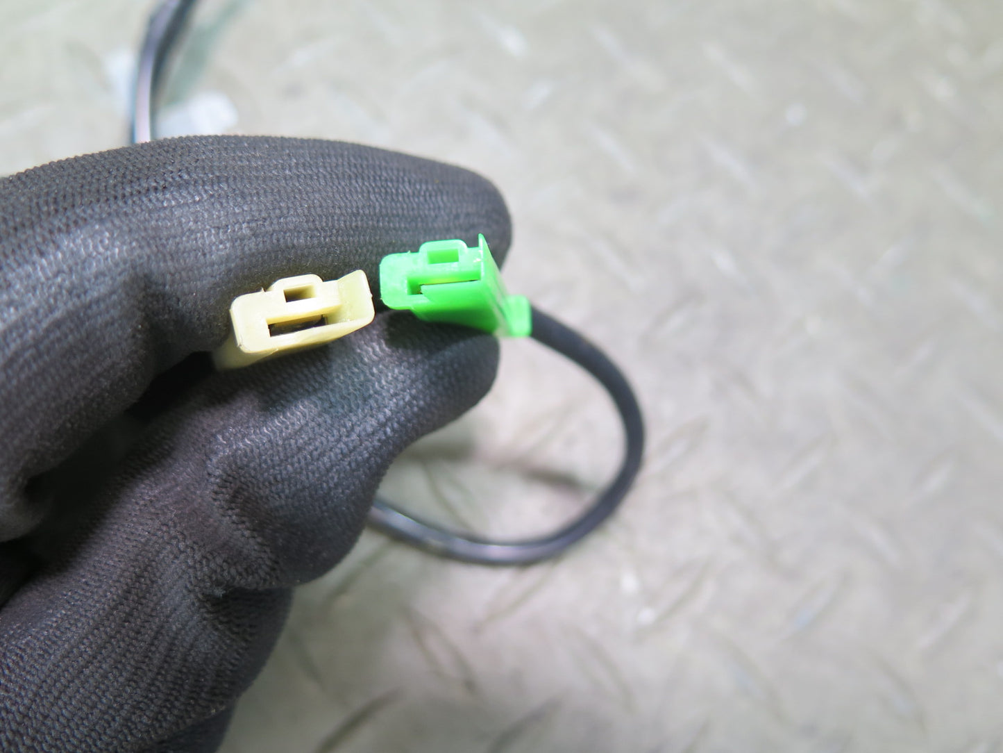 99-01 Toyota Crown JZS175 Antenna Noise Filter Module OEM