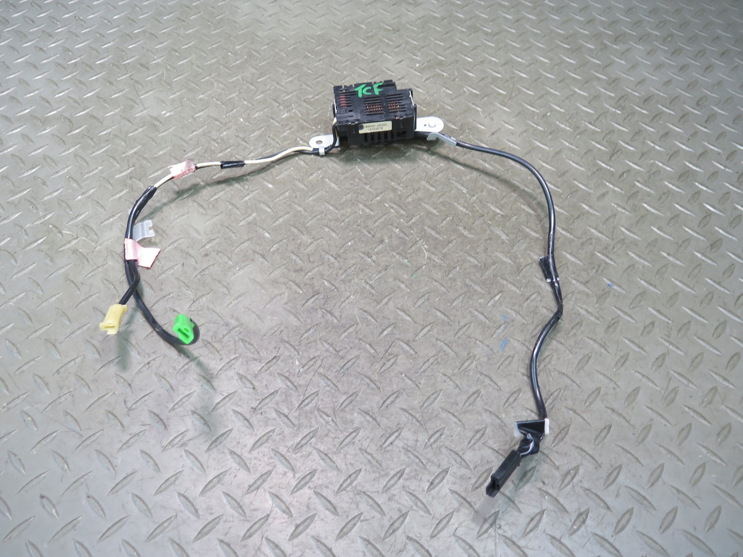 99-01 Toyota Crown JZS175 Antenna Noise Filter Module OEM