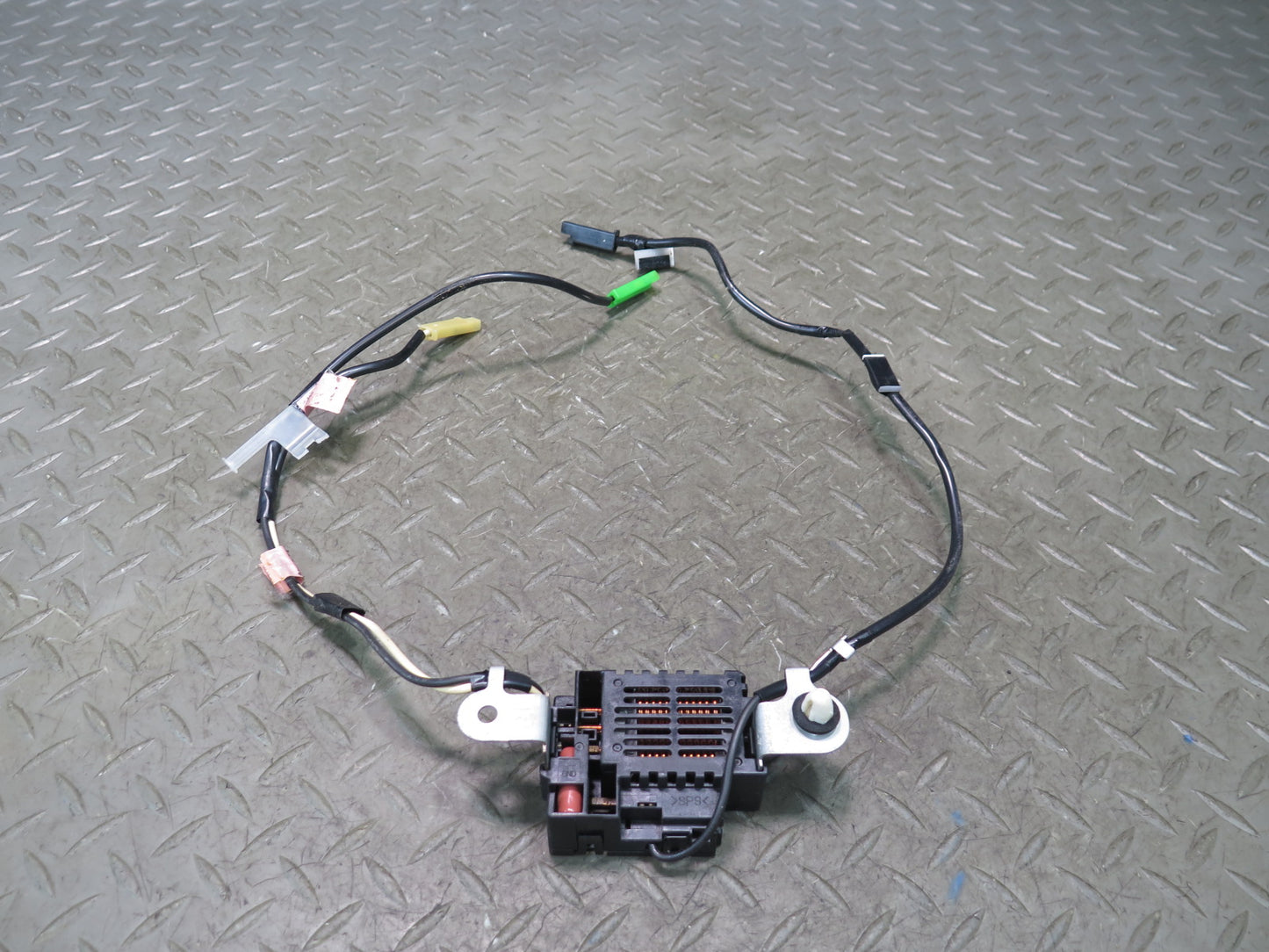 99-01 Toyota Crown JZS175 Antenna Noise Filter Module OEM