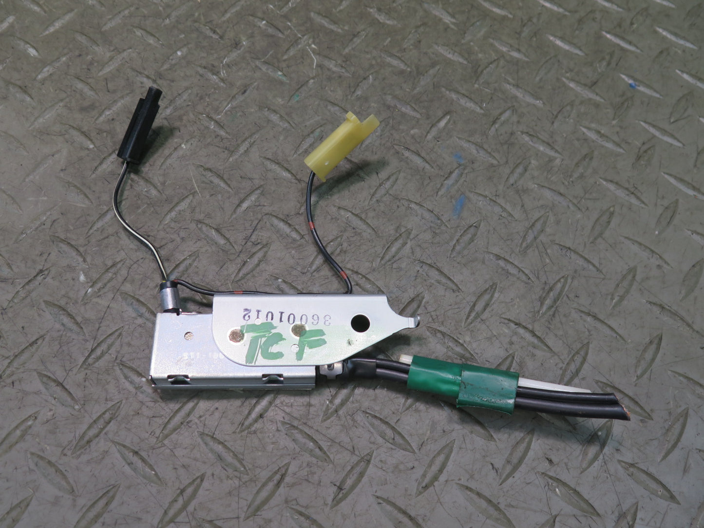 99-01 Toyota Crown JZS175 Antenna Amplifier 86300-3A220 OEM