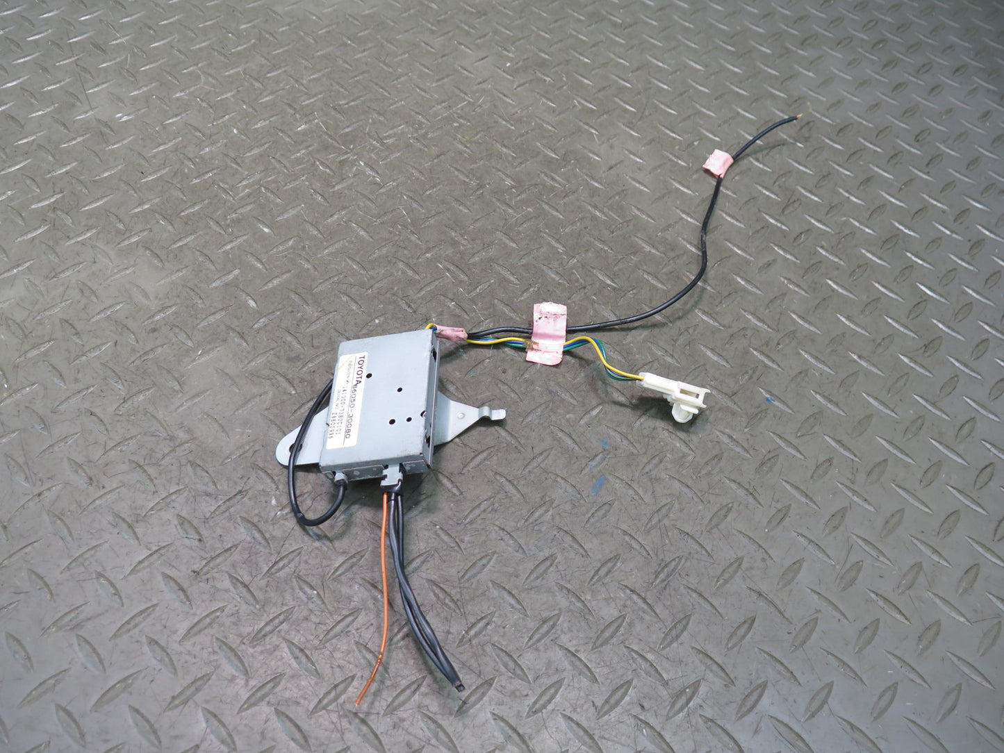 99-01 Toyota Crown JZS175 TV Television Antenna OEM