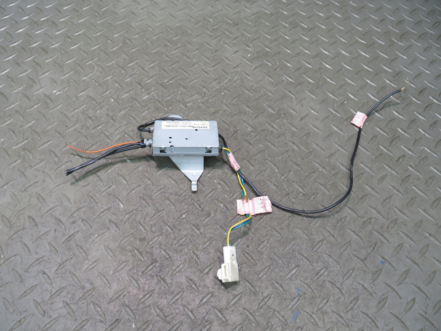 99-01 Toyota Crown JZS175 TV Television Antenna OEM