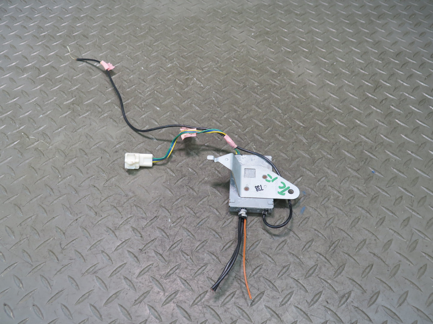 99-01 Toyota Crown JZS175 TV Television Antenna OEM