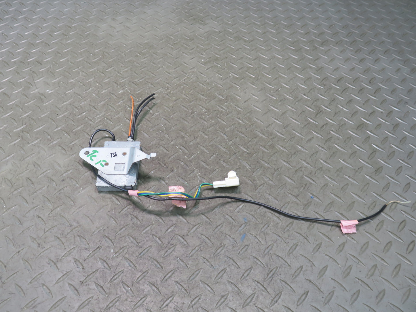 99-01 Toyota Crown JZS175 TV Television Antenna OEM