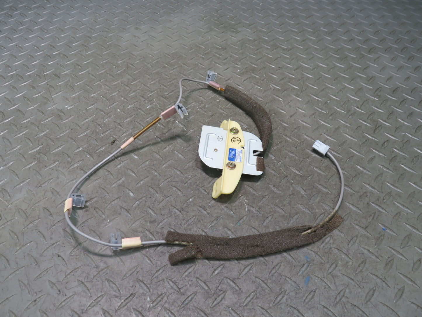 00-01 Toyota Crown JZS175 Navigation Antenna Module Unit 86860-30141 OEM