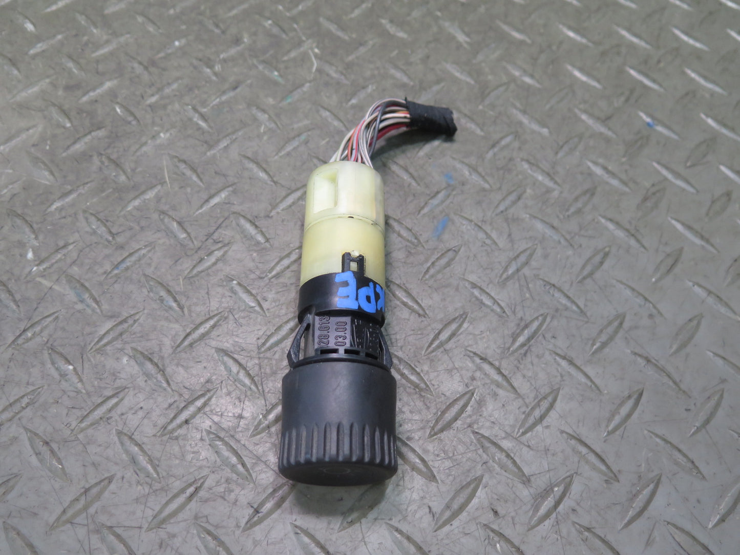 1985-1986 Porsche 928 Headlight Light Lamp Control Knob Switch 92861310300