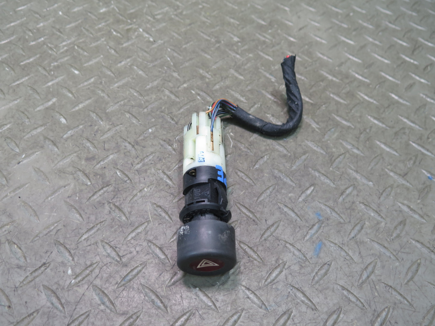 1984-1991 Porsche 928 Hazard Warning Blinker Button Switch 92861310501